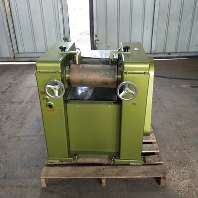 SUS304L 1000 kg/h ξεραίνει την αποδοτική μηχανή μύλων τριών ρόλων μηχανών μίξης σκονών