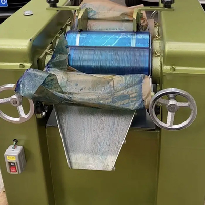 SUS304L 1000 kg/h ξεραίνει την αποδοτική μηχανή μύλων τριών ρόλων μηχανών μίξης σκονών