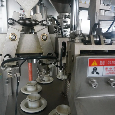 Μηχανή πλήρωσης και σφράγισης πλαστικού 220V 50Hz για ιατρικές συσκευασίες τροφίμων και ποτών