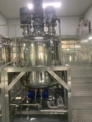 500-5000KG καλλυντικός γαλακτωματοποιητής που αναμιγνύει τα σκάφη με το σύστημα ελέγχου PLC